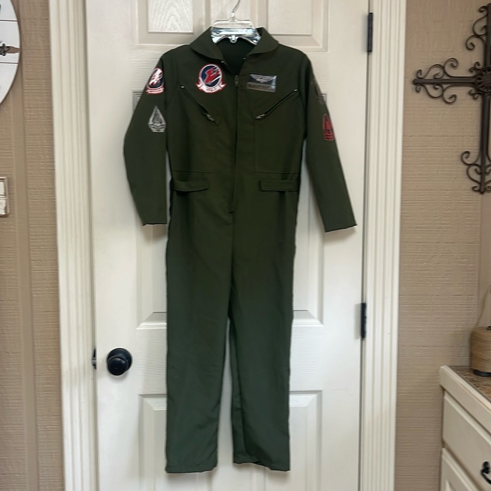 Rubies unisex-child size medium
Top Gun Maverick Deluxe flight suit
